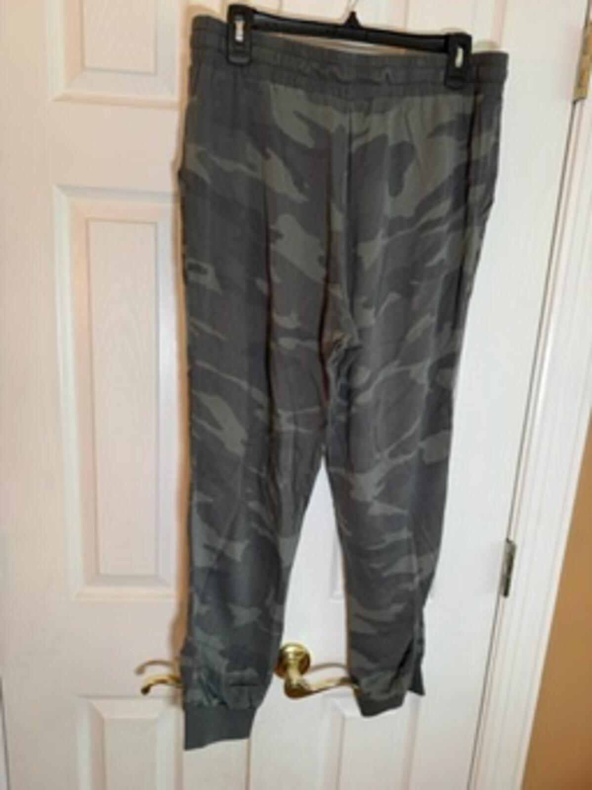 Splendid Women's Gray Camouflage Jogger Pants Size L/G