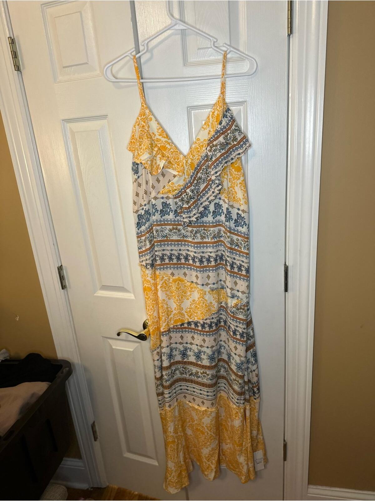 POL Yellow and White Patterned Sleeveless Maxi Dress