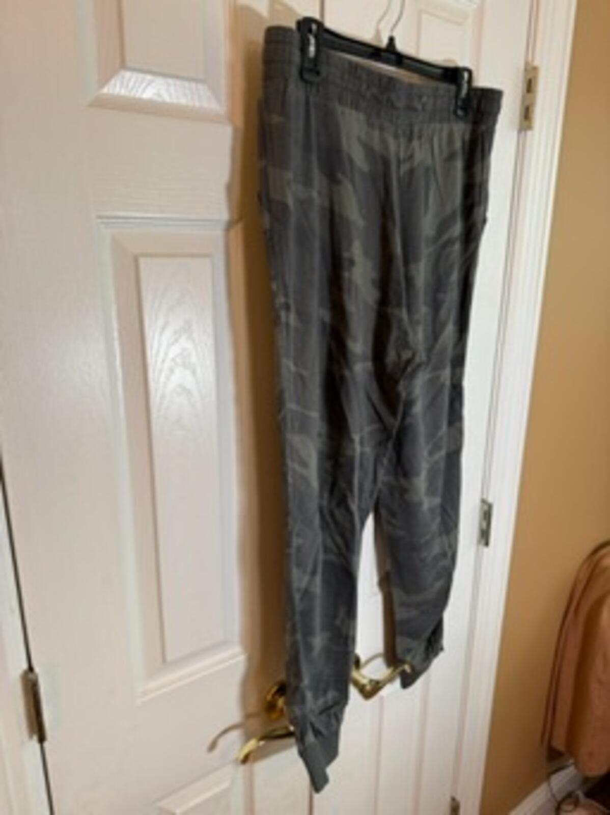 Splendid Women's Gray Camouflage Jogger Pants Size L/G
