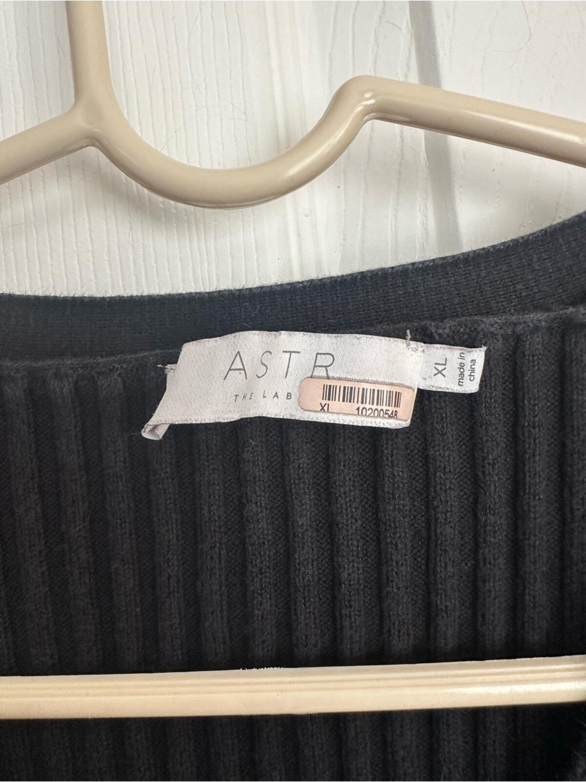ASTR Ribbed V-Neck Cardigan