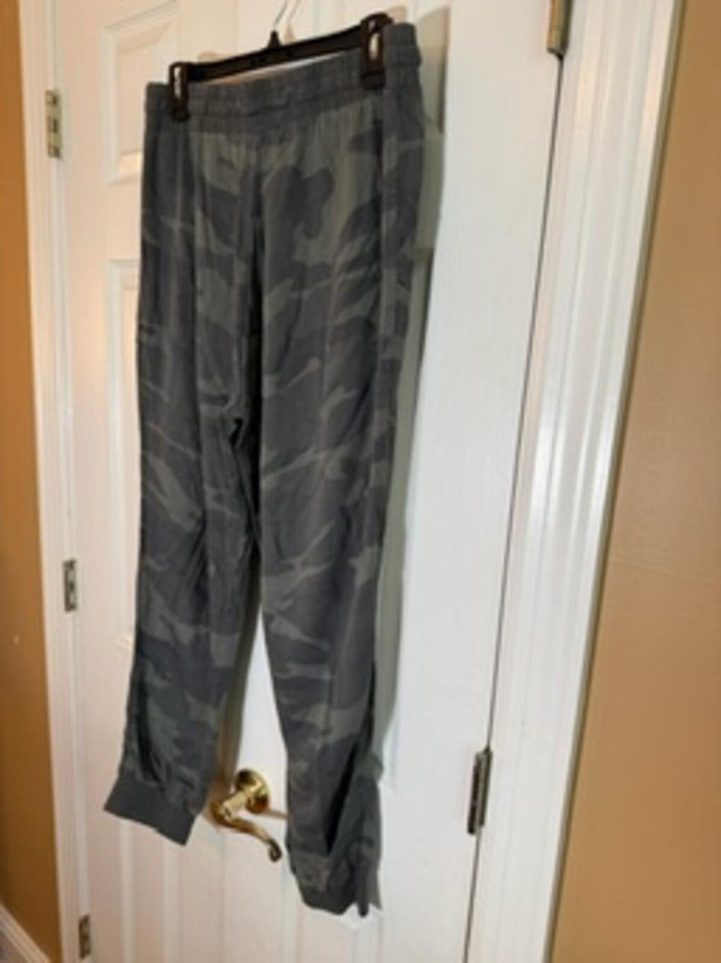 Splendid Women's Gray Camouflage Jogger Pants Size L/G