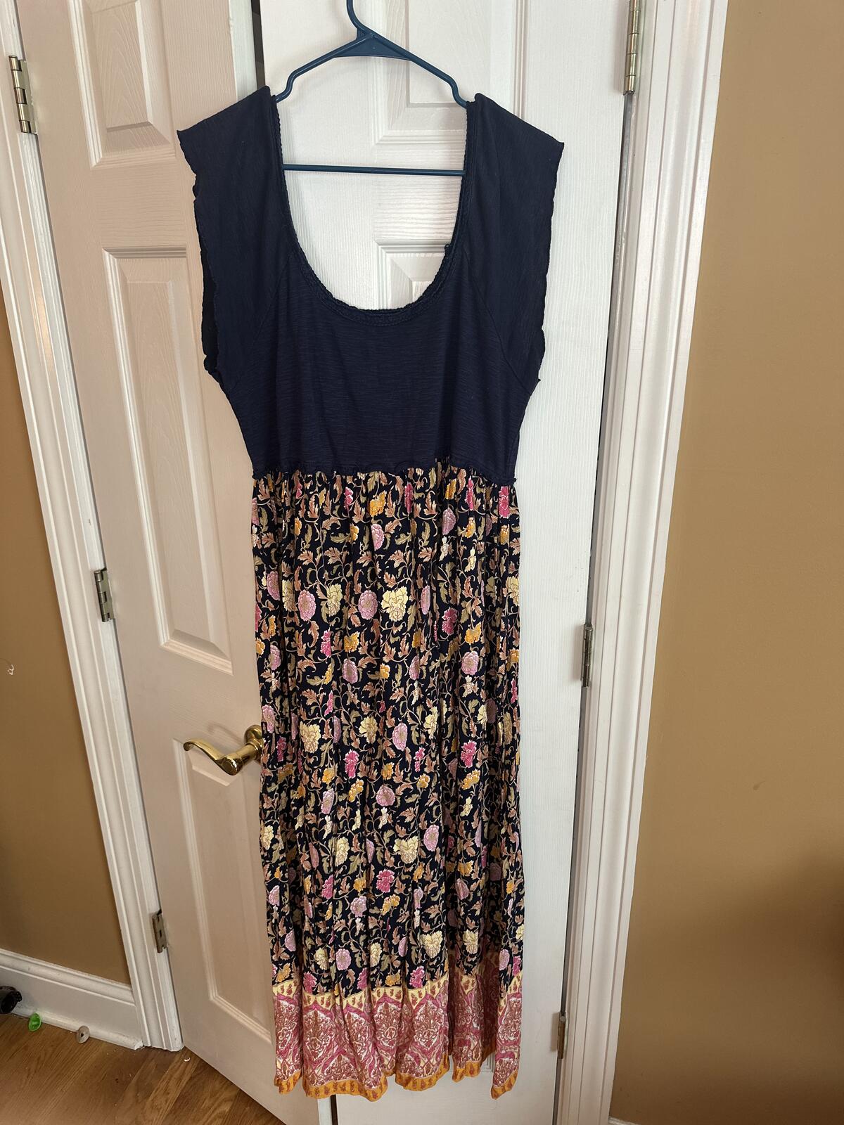 Natural Life XL Sleeveless Maxi Dress with Floral Print