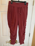 Athleta Attitude Lined Pant Women’s Size 6 Burgundy Ruched