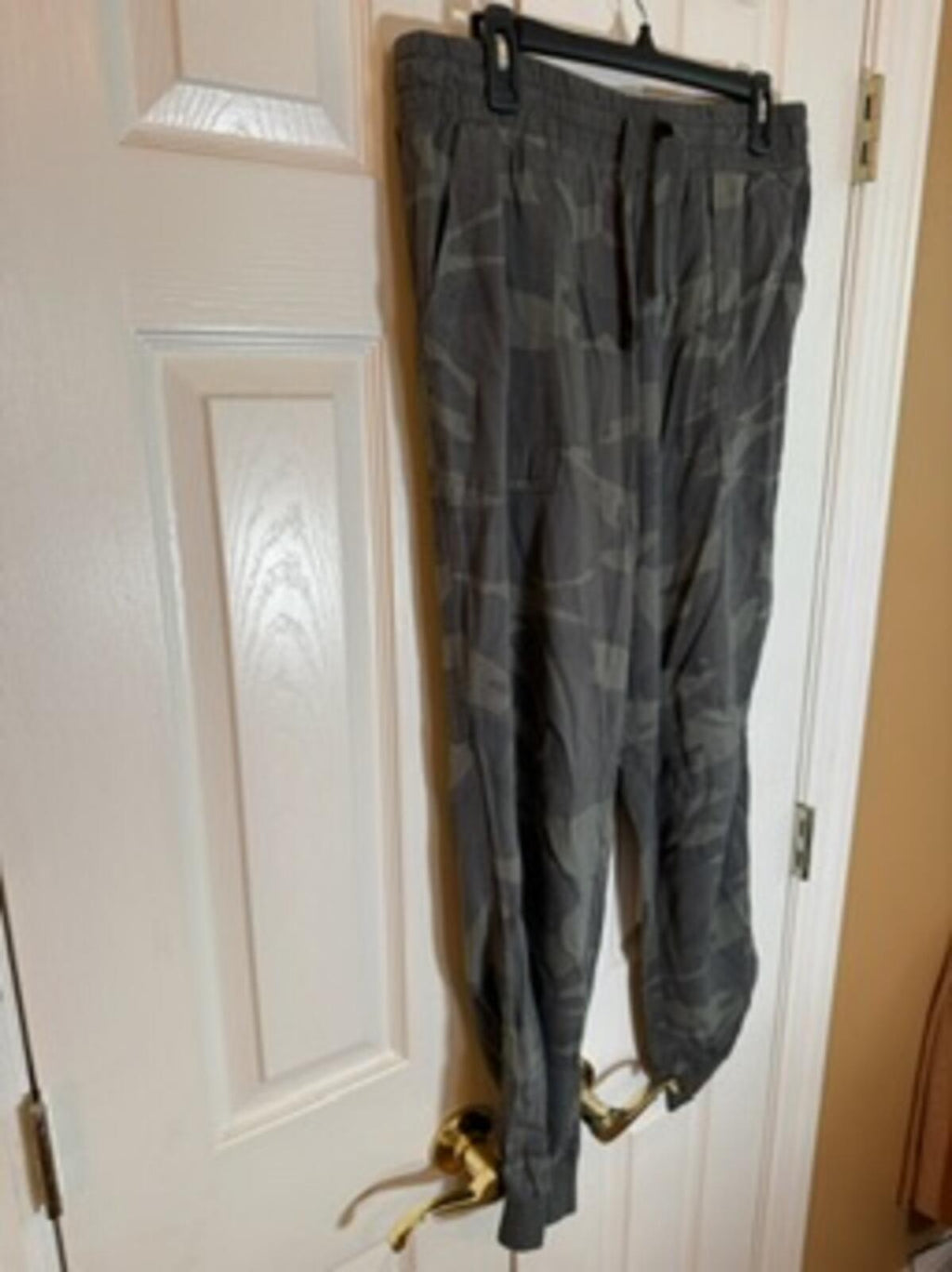 Splendid Women's Gray Camouflage Jogger Pants Size L/G
