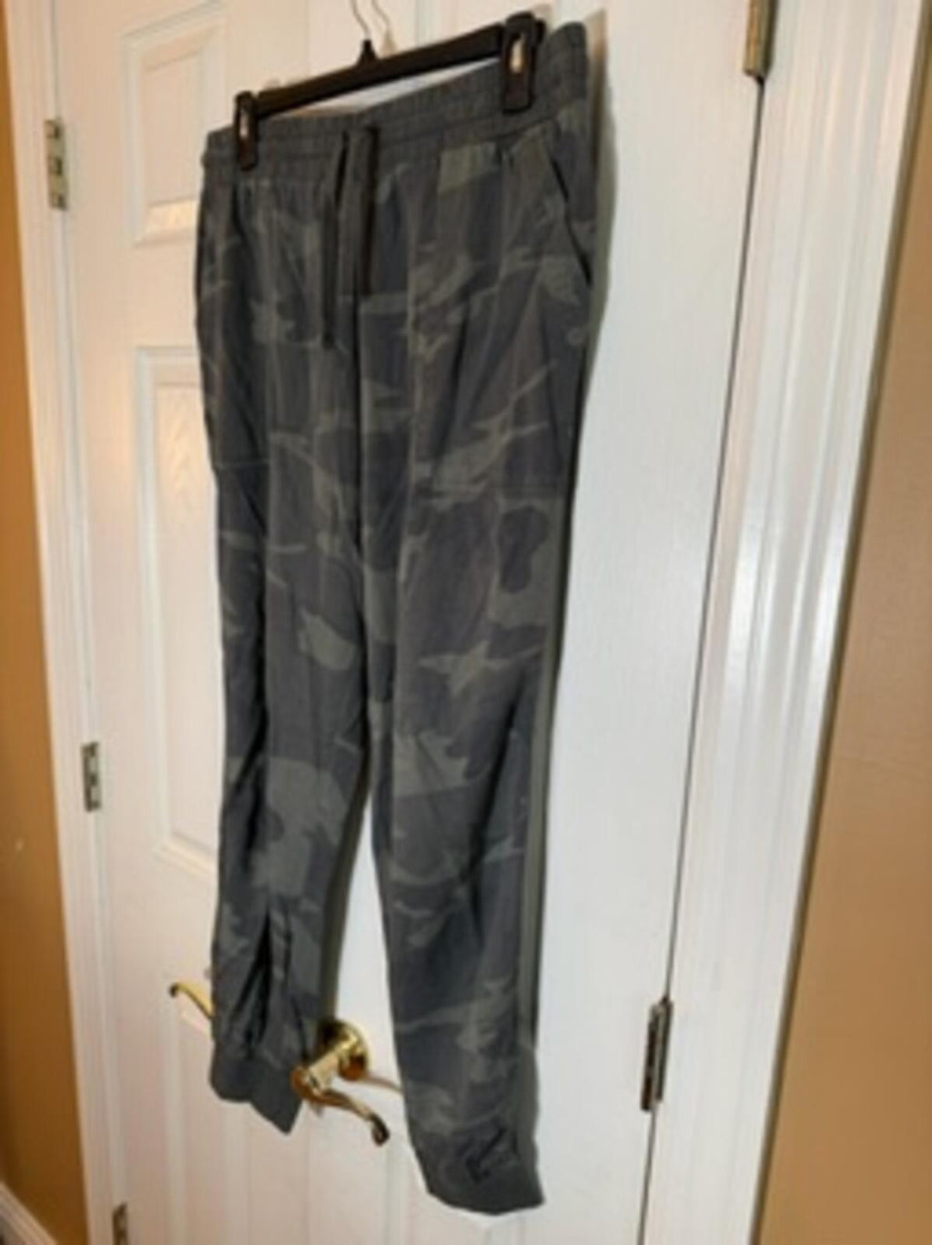 Splendid Women's Gray Camouflage Jogger Pants Size L/G
