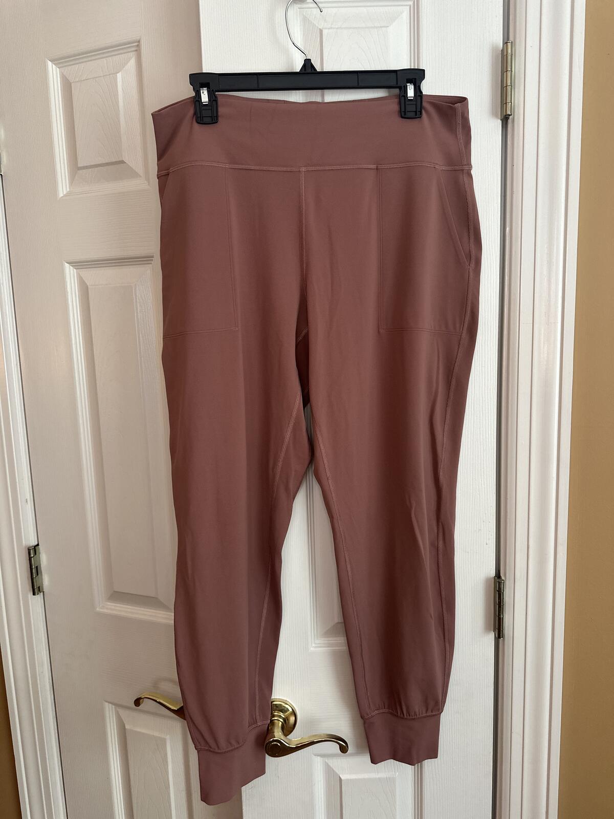 Lululemon Align Jogger Pants in Mauve