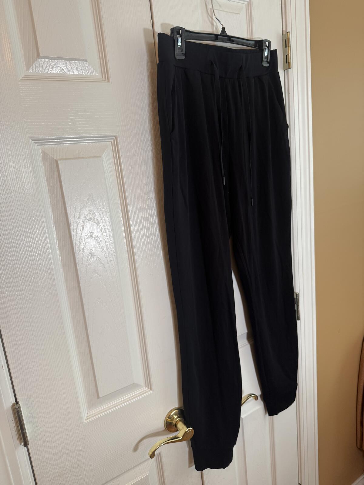 Cozy Earth Women’s Black Bamboo Blend Jogger Lounge Pants M