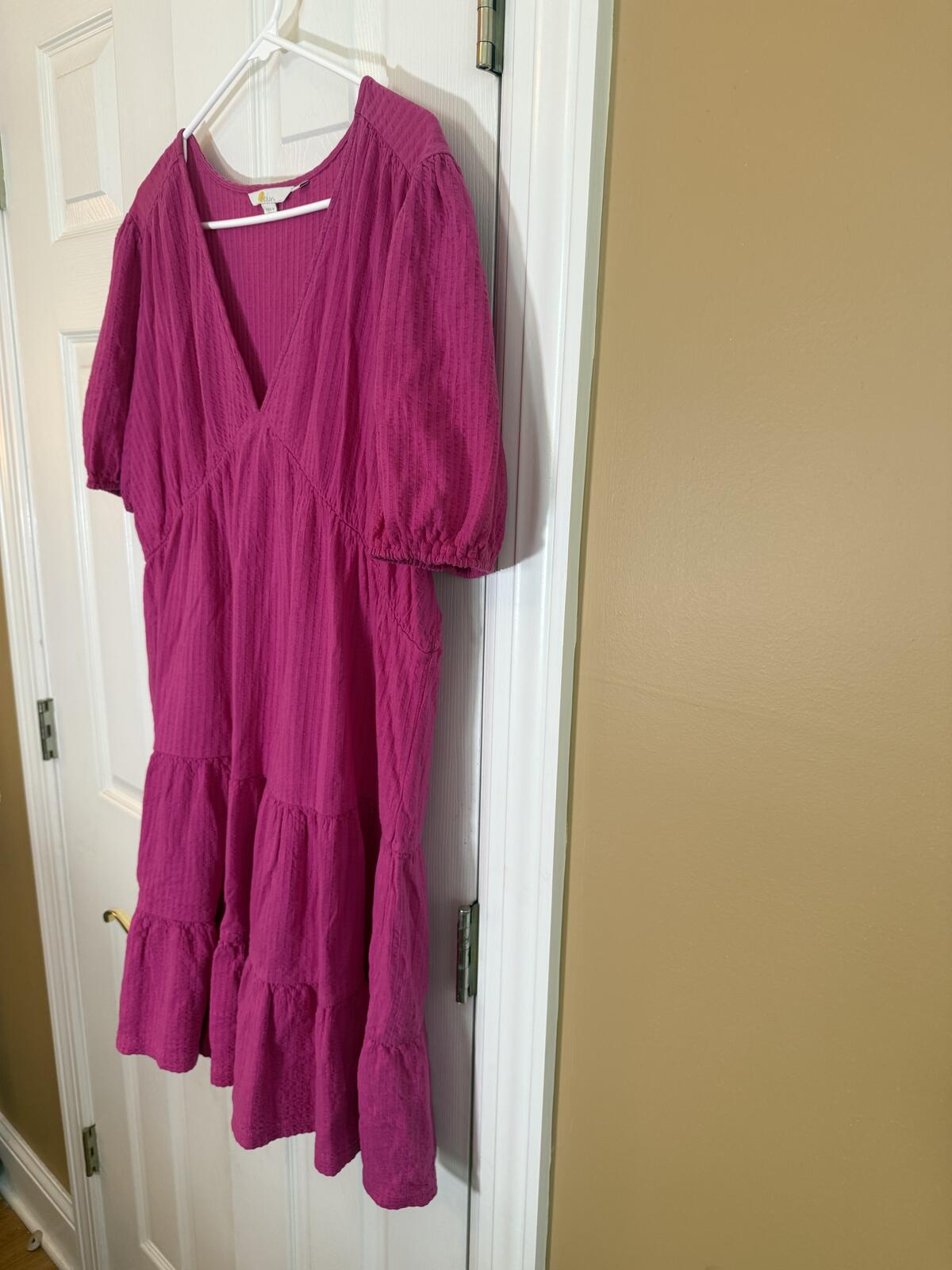 Boden Purple V-Neck Tiered Midi Dress with Puff Sleeves