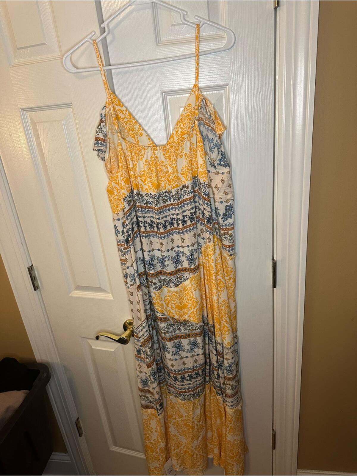 POL Yellow and White Patterned Sleeveless Maxi Dress