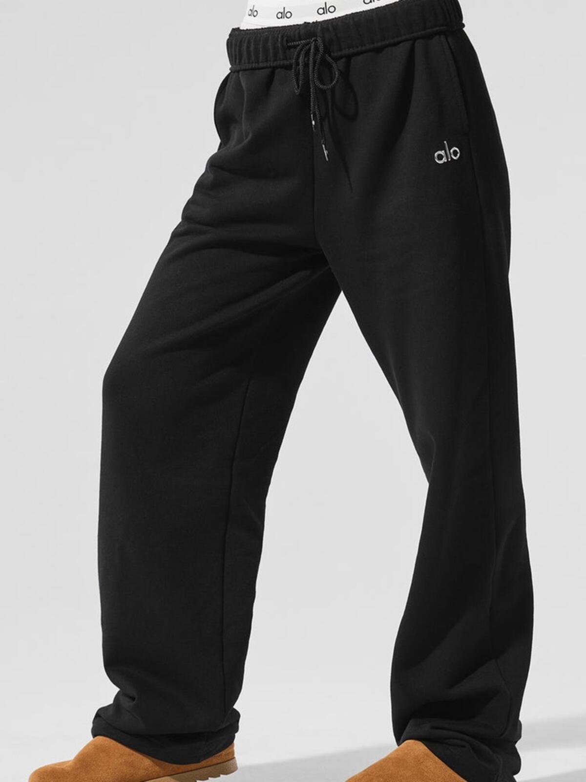 ALO Yoga Black Accolade Sweatpants