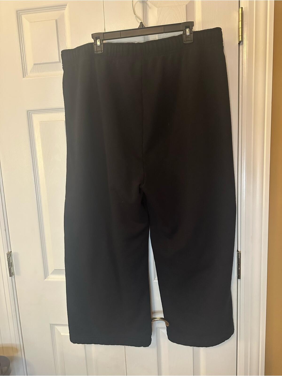 ALO Yoga Black Accolade Sweatpants